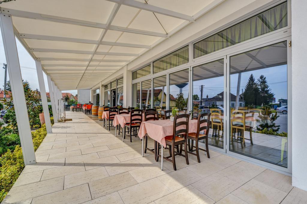Hotel Samaria Šamorín المظهر الخارجي الصورة