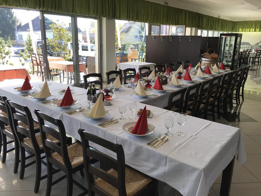 Hotel Samaria Šamorín المظهر الخارجي الصورة